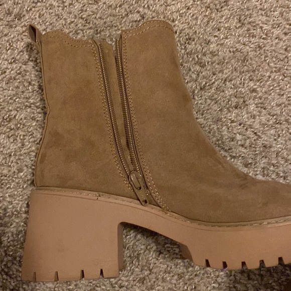 Tan suede fall boots - Picture 2 of 4
